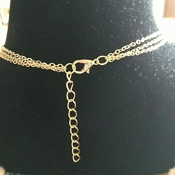 3 Layer Dainty Choker Necklace in Gold - Picture 5 of 6